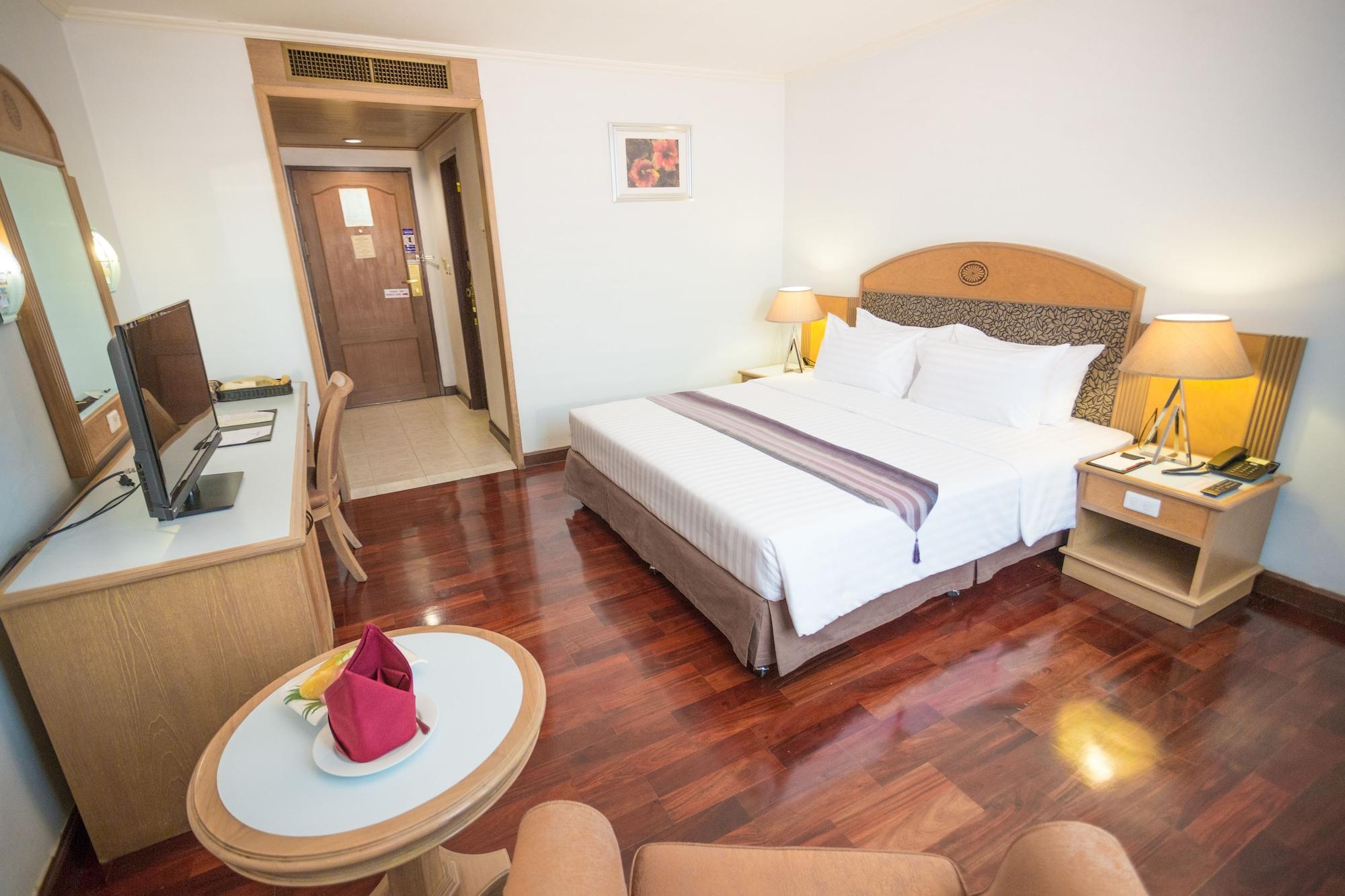 Grand Tower Inn Rama 6 Бангкок Экстерьер фото