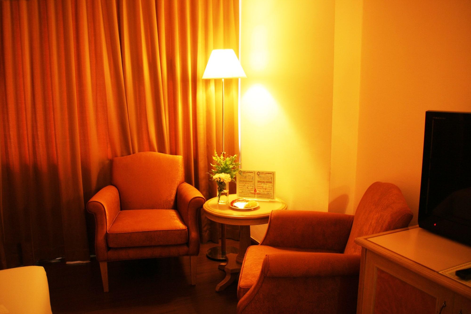 Grand Tower Inn Rama 6 Бангкок Экстерьер фото
