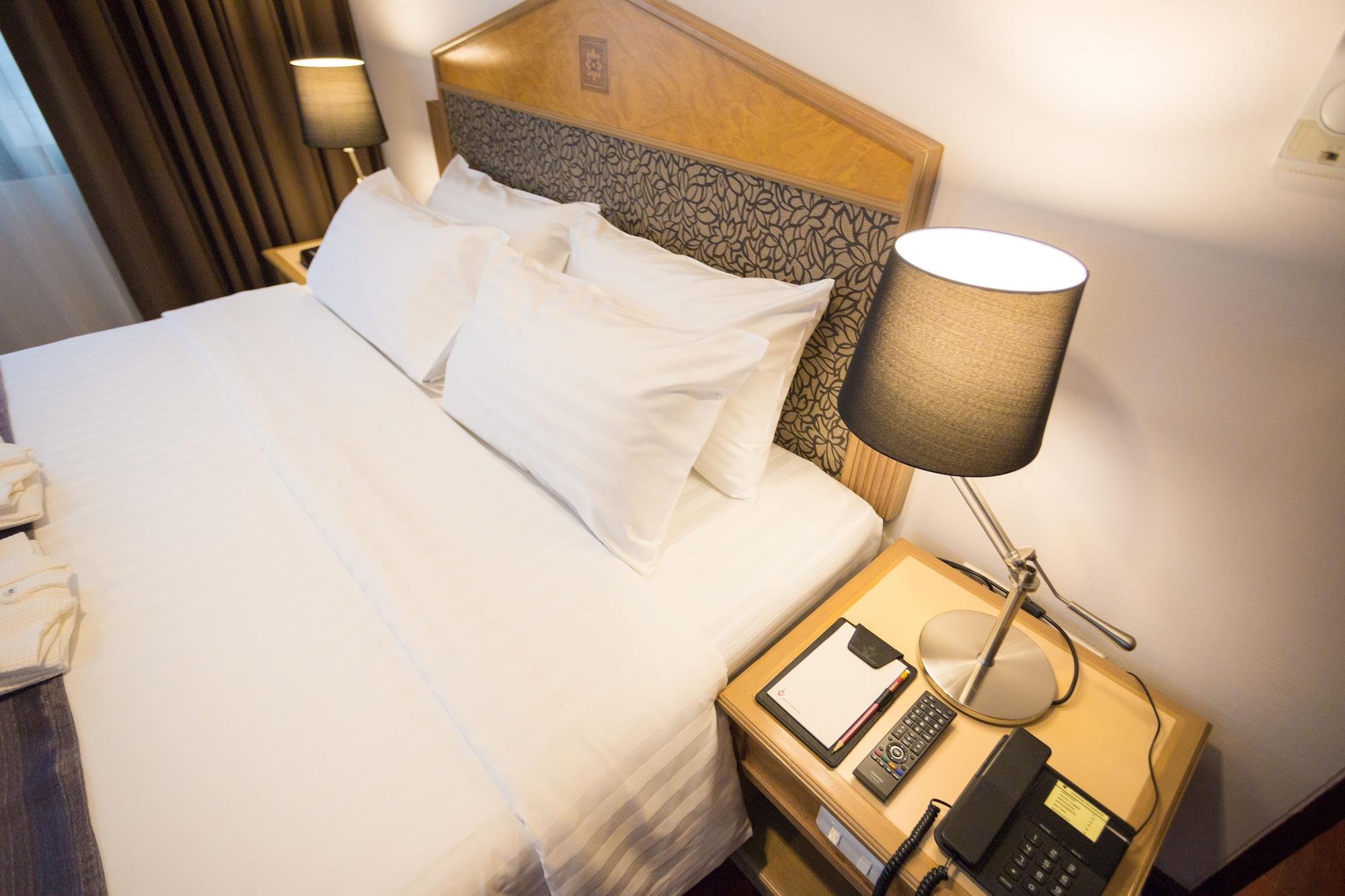 Grand Tower Inn Rama 6 Бангкок Экстерьер фото