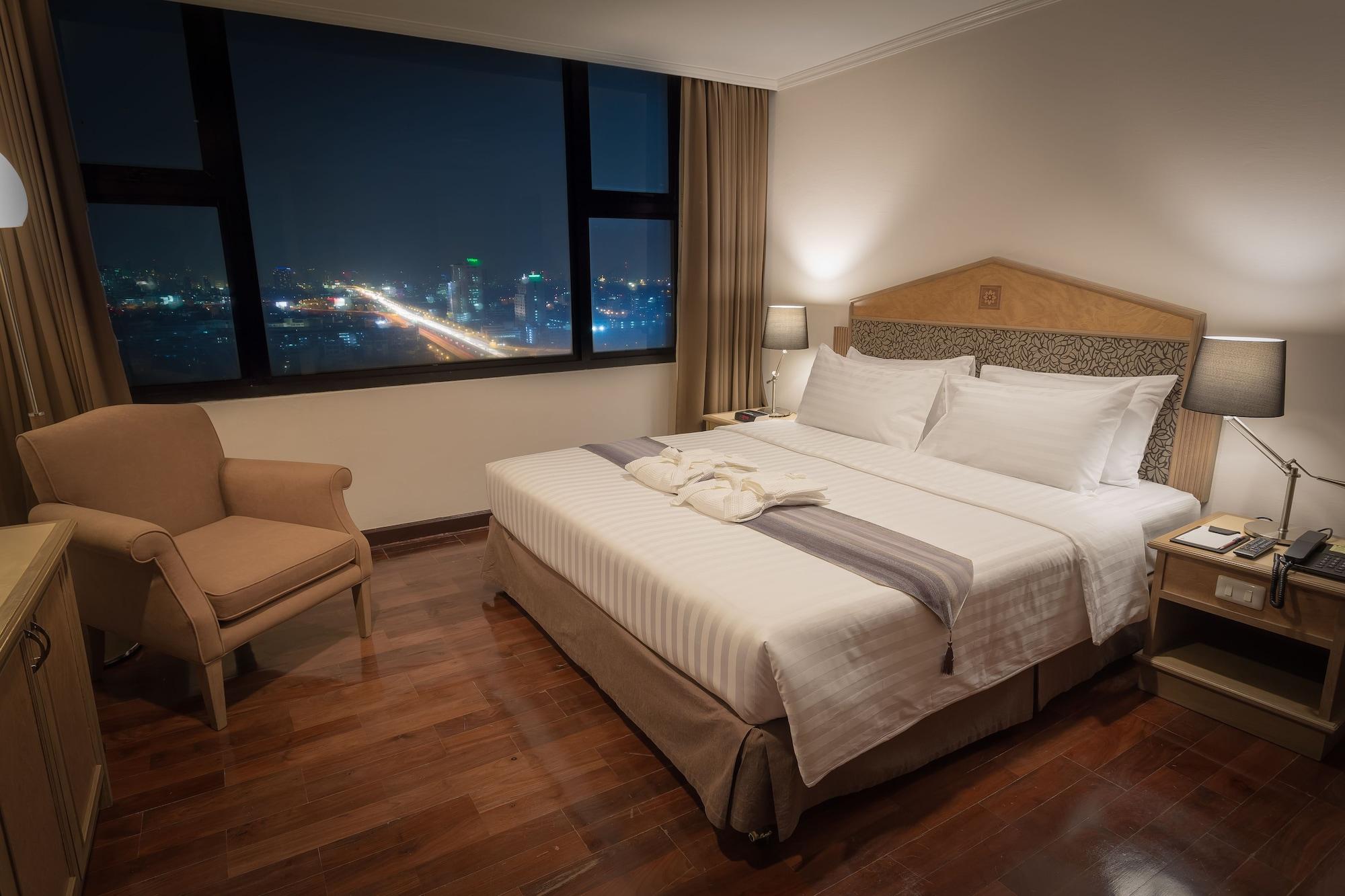 Grand Tower Inn Rama 6 Бангкок Экстерьер фото