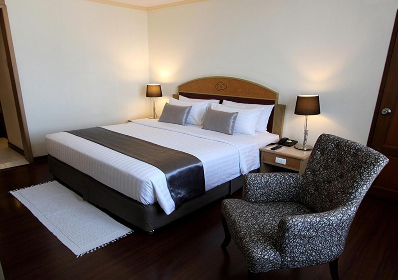 Grand Tower Inn Rama 6 Бангкок Экстерьер фото